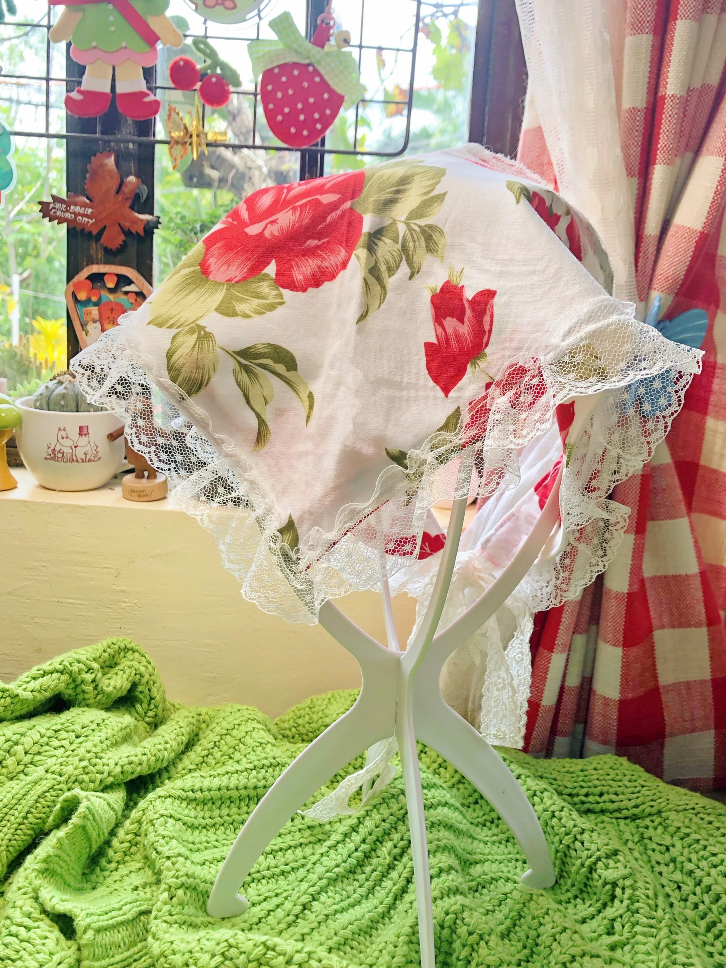 Lace Red Roses Lola Pandong