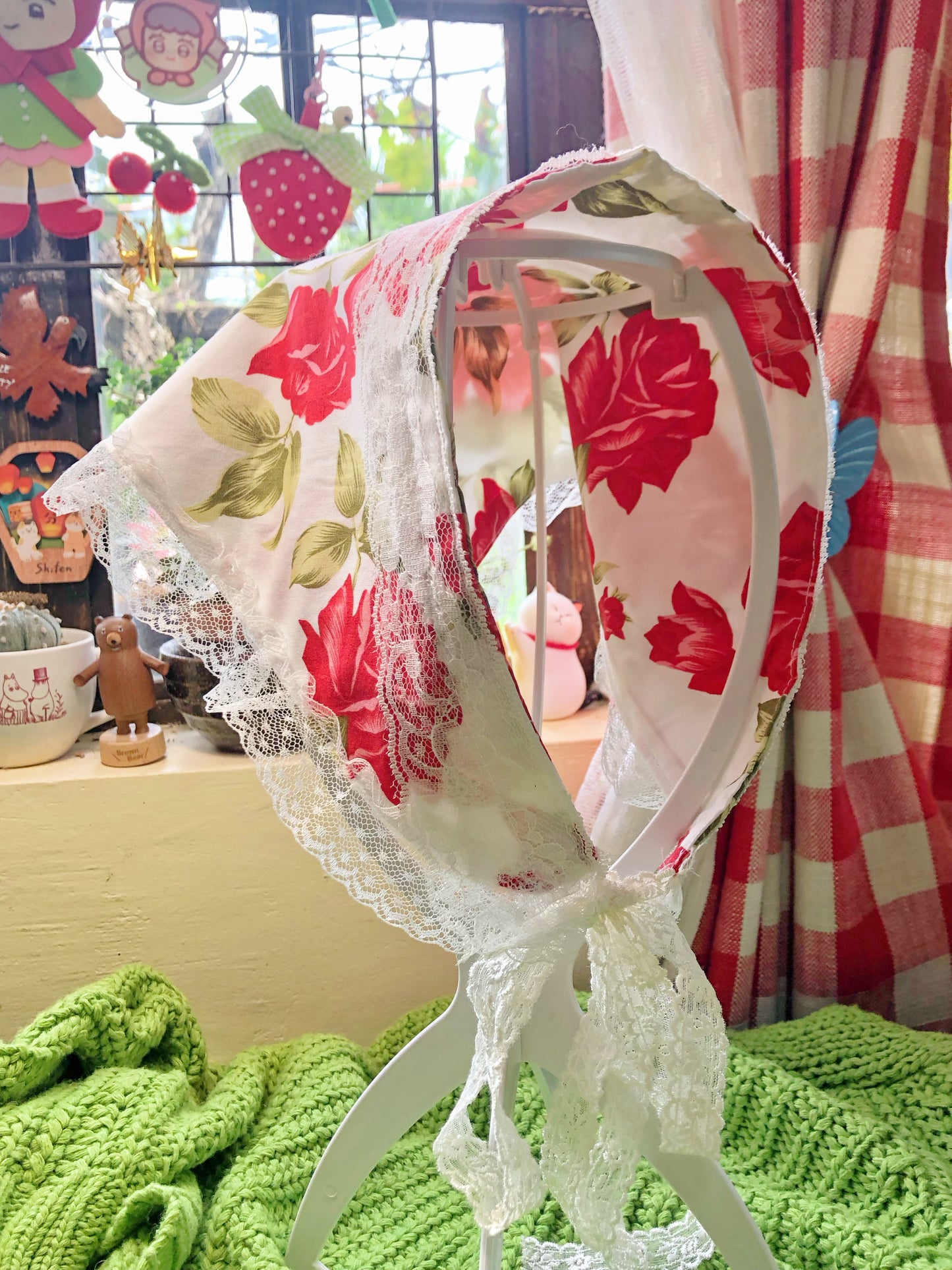 Lace Red Roses Lola Pandong