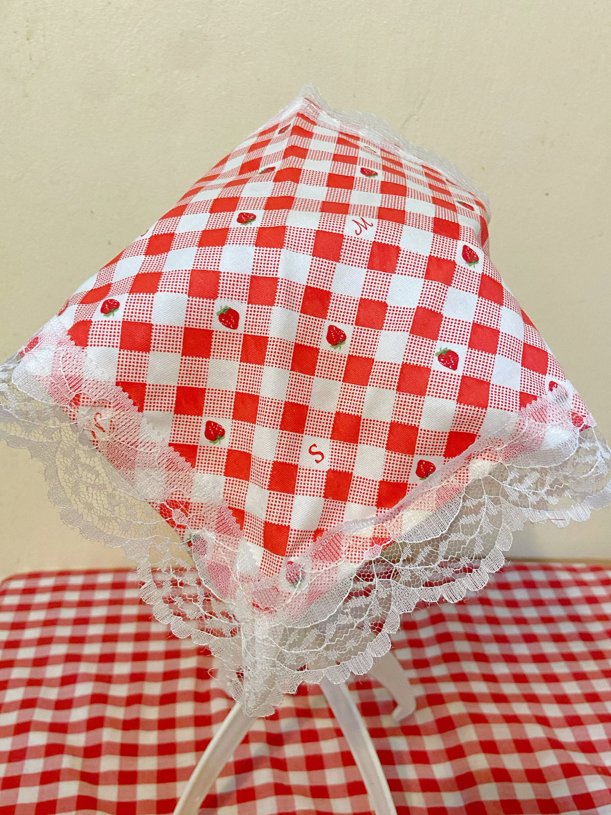 Red Strawberry Lola Pandong