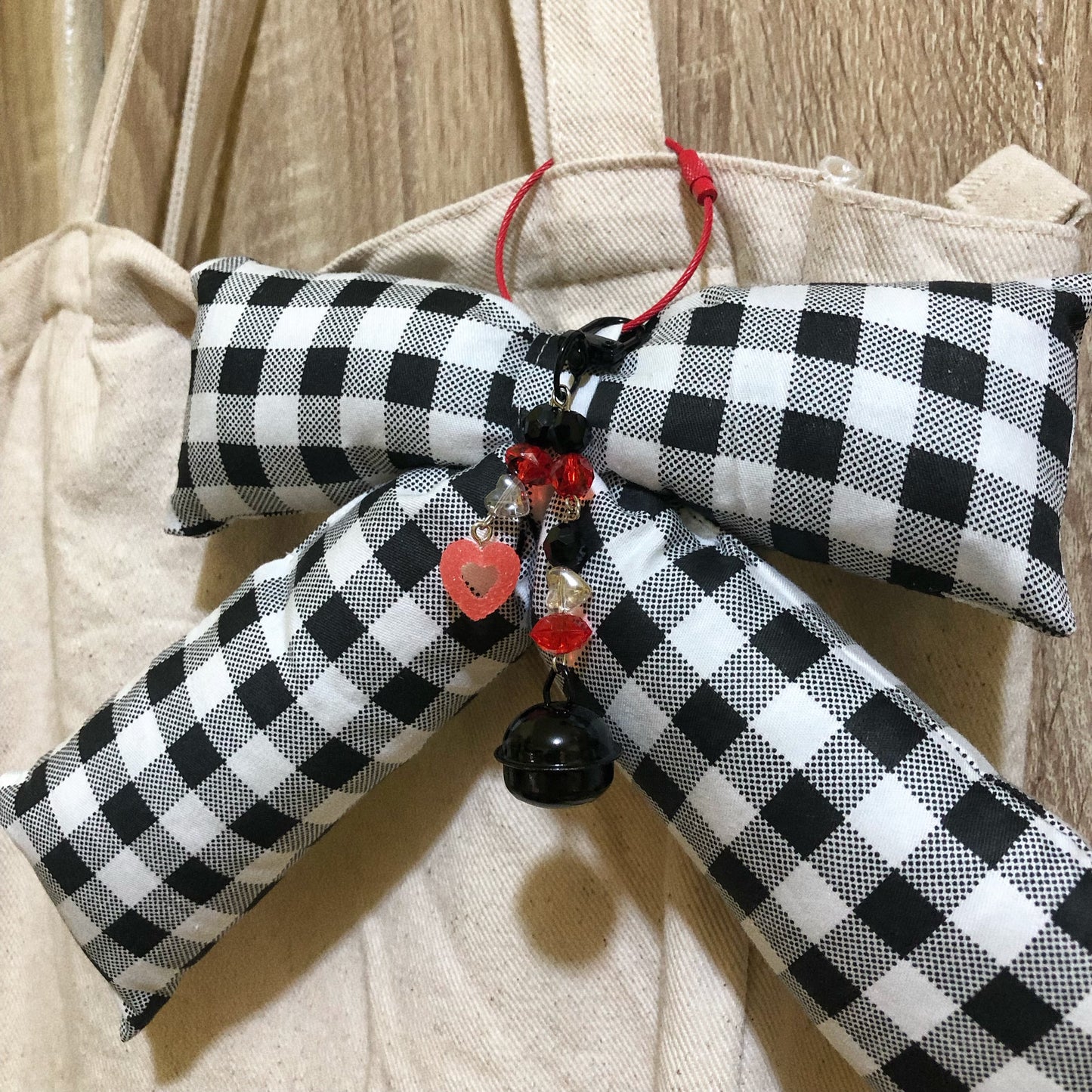 Black and Red Chonky Ribbon Wenkwonk Keychain