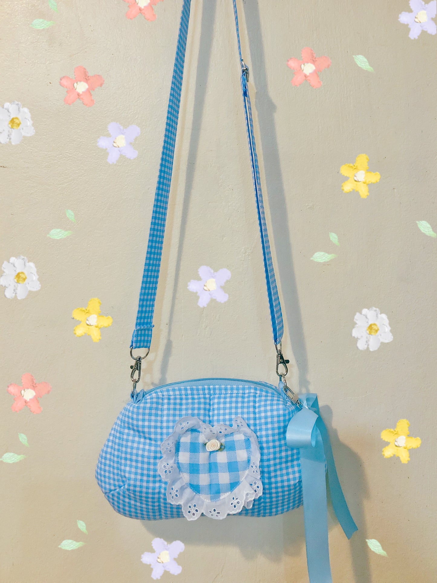 (PRE ORDER) Heart Dolly Bag