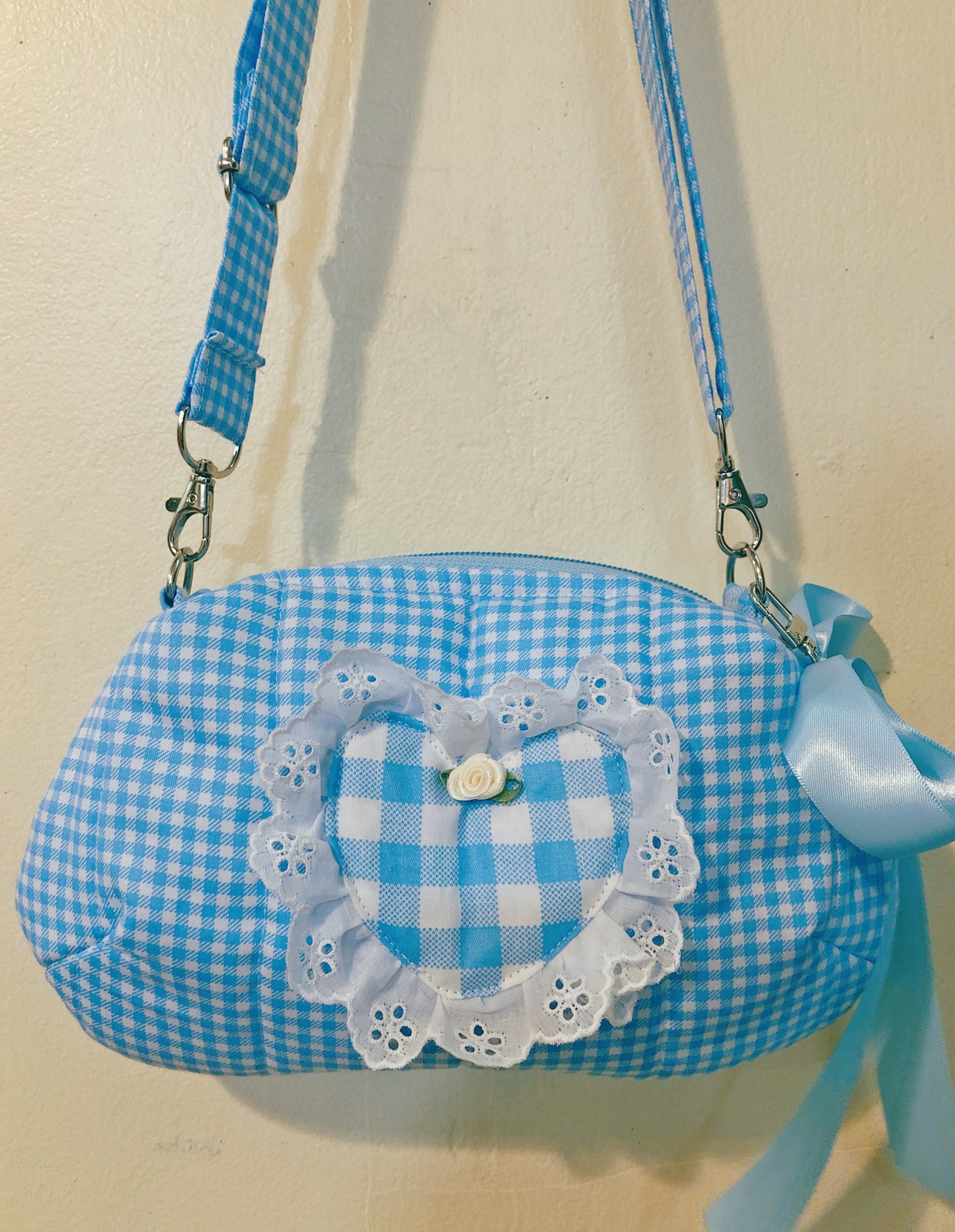 (PRE ORDER) Heart Dolly Bag