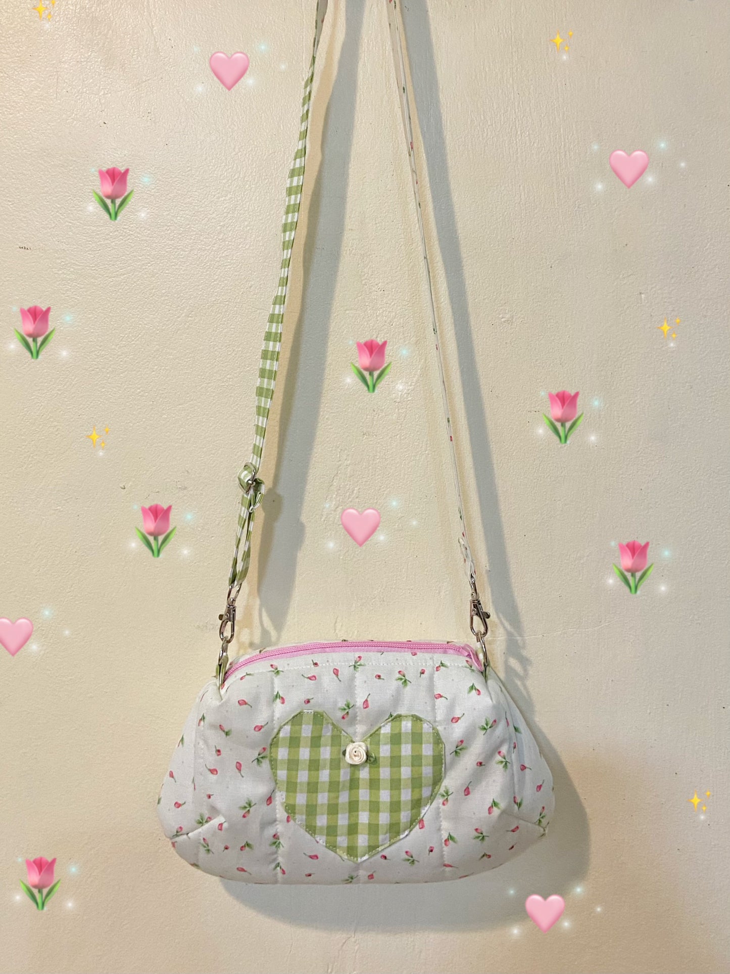 (PRE ORDER) Heart Dolly Bag