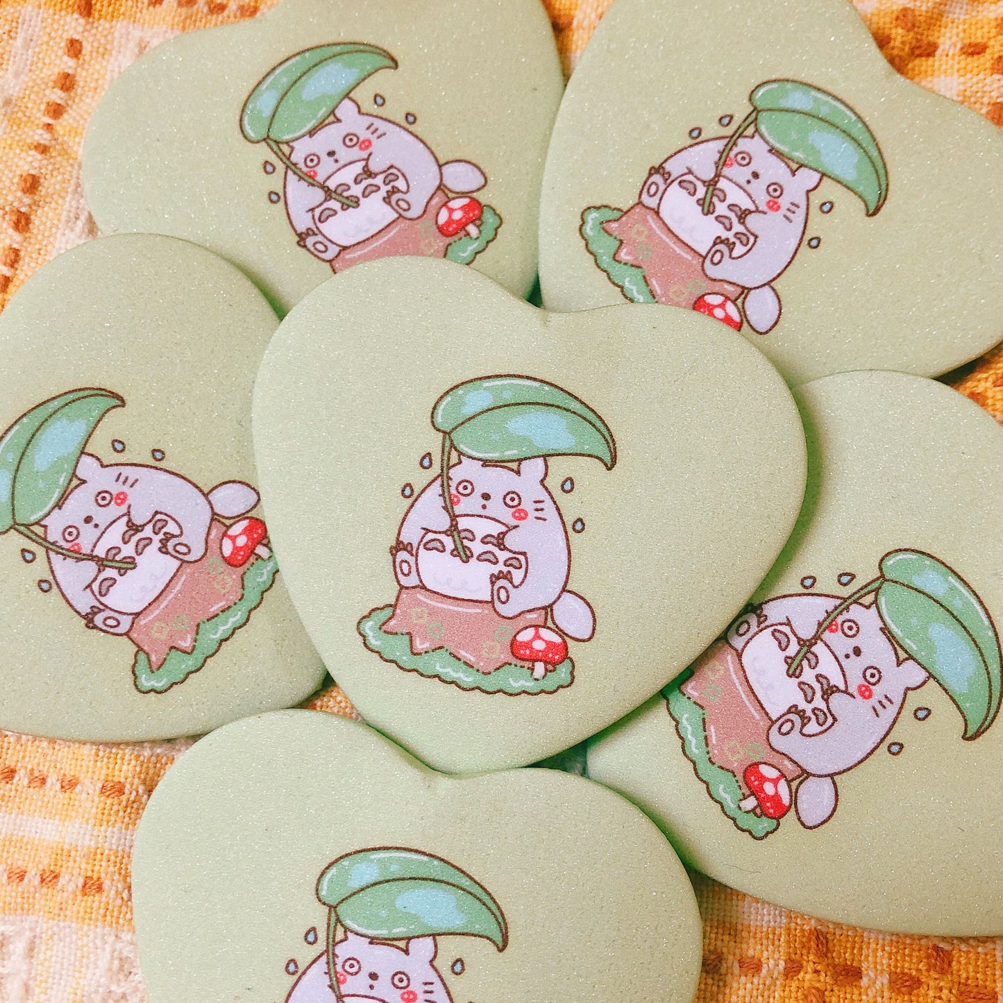 FANART - Totoro - Heart Button Pin